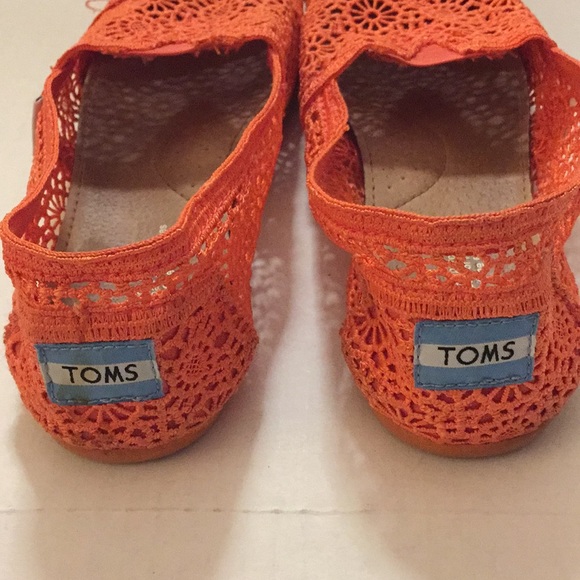 Coral Lace Eyelet TOMS with dust bag comfy sexy - Picture 2 of 8